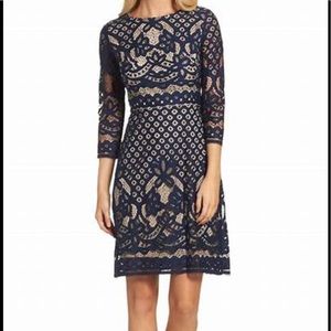 Gabby Skye Lace dress size Medium NWT